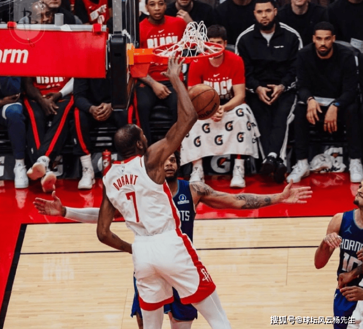 包含转折点！夏洛特黄蜂内部沟通，NBA总决赛赛后攻防权衡，管理层满意，细节决定成败的词条-爱游戏平台